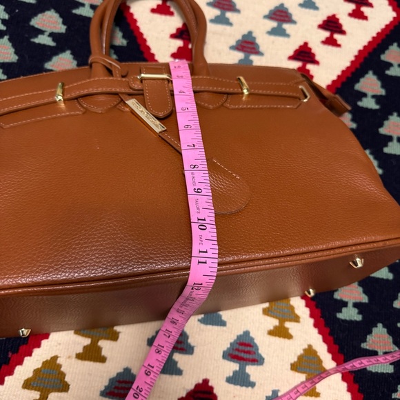 Tuscany Leather Bag with gold hardware - Picture 4 of 16